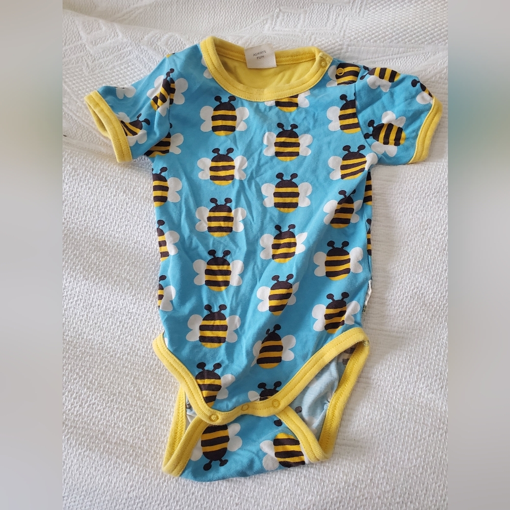 12 month Maxomorro bee bodysuit
